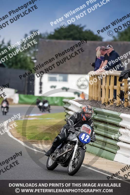 Vintage motorcycle club;eventdigitalimages;mallory park;mallory park trackday photographs;no limits trackdays;peter wileman photography;trackday digital images;trackday photos;vmcc festival 1000 bikes photographs